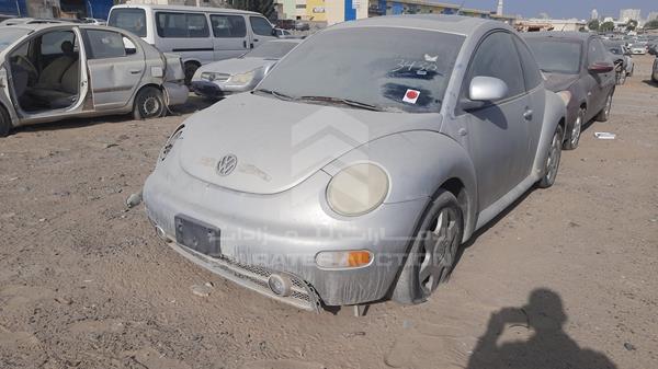 Photo 3 VIN: 3VWDD21C3YM414356 - VOLKSWAGEN BEETLE 