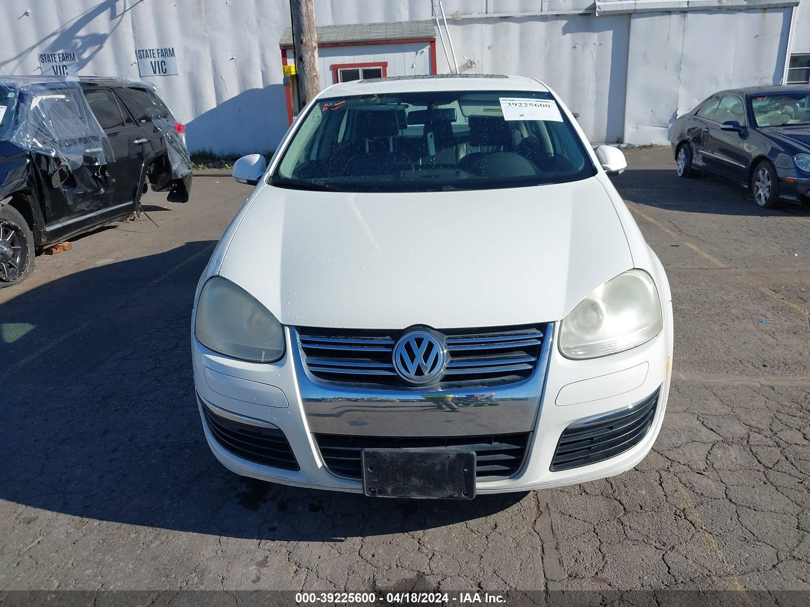 Photo 11 VIN: 3VWDF71KX6M660591 - VOLKSWAGEN JETTA 