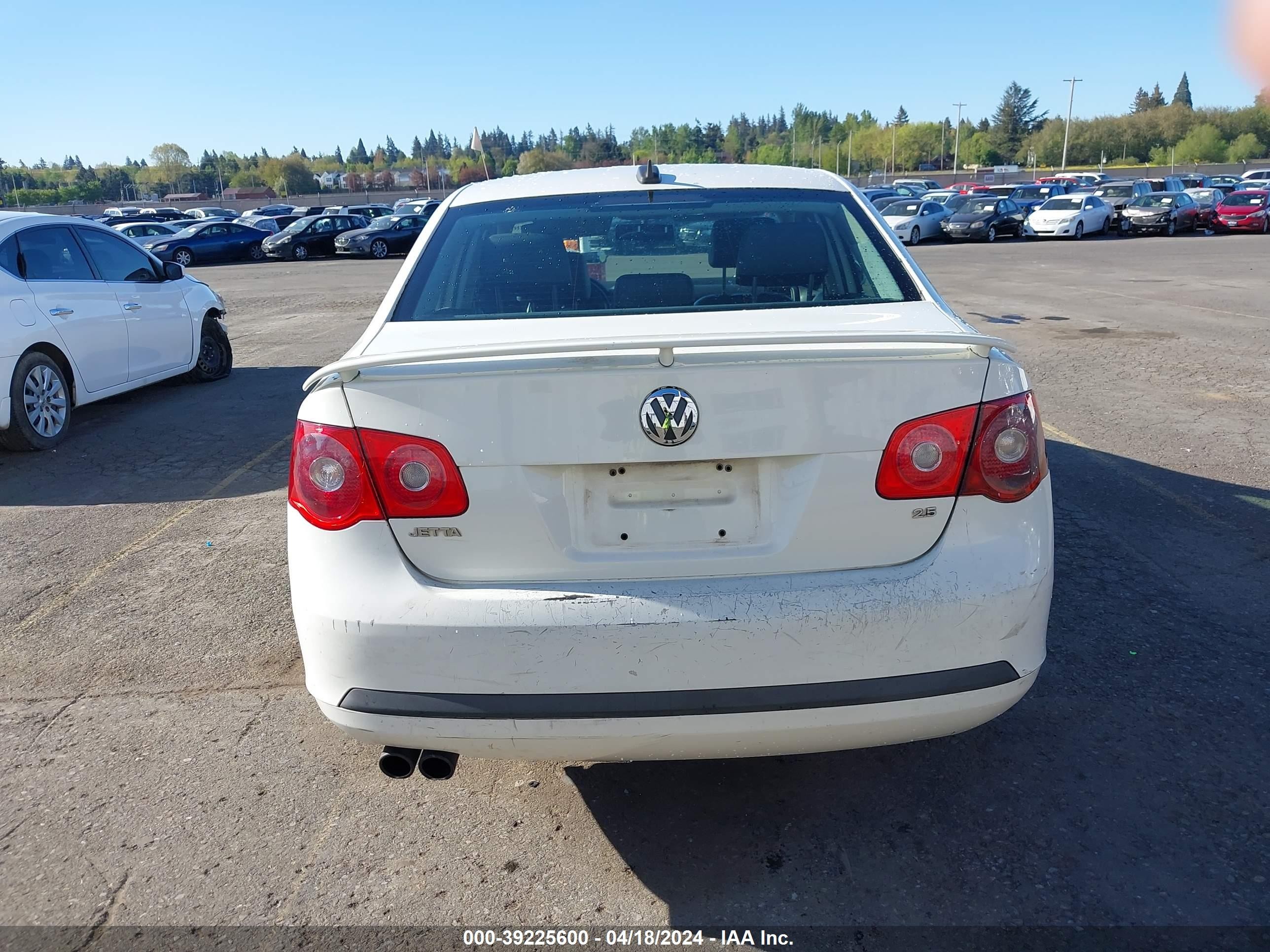 Photo 15 VIN: 3VWDF71KX6M660591 - VOLKSWAGEN JETTA 