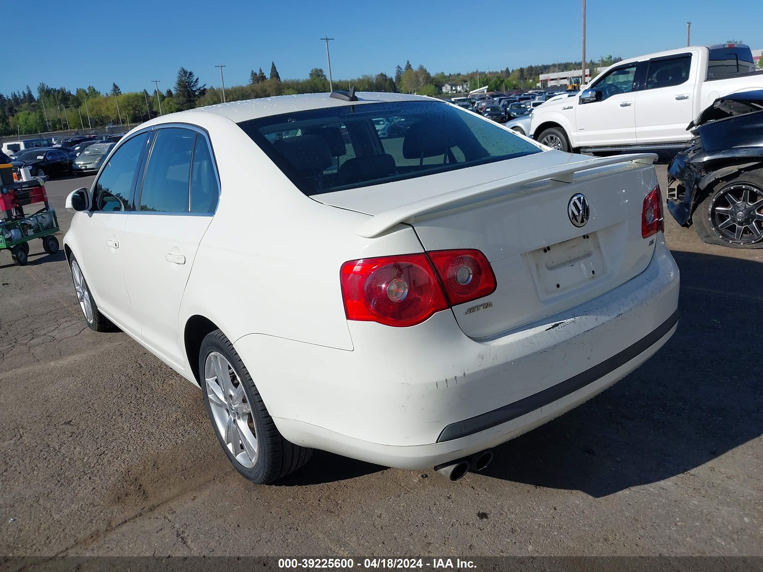 Photo 2 VIN: 3VWDF71KX6M660591 - VOLKSWAGEN JETTA 