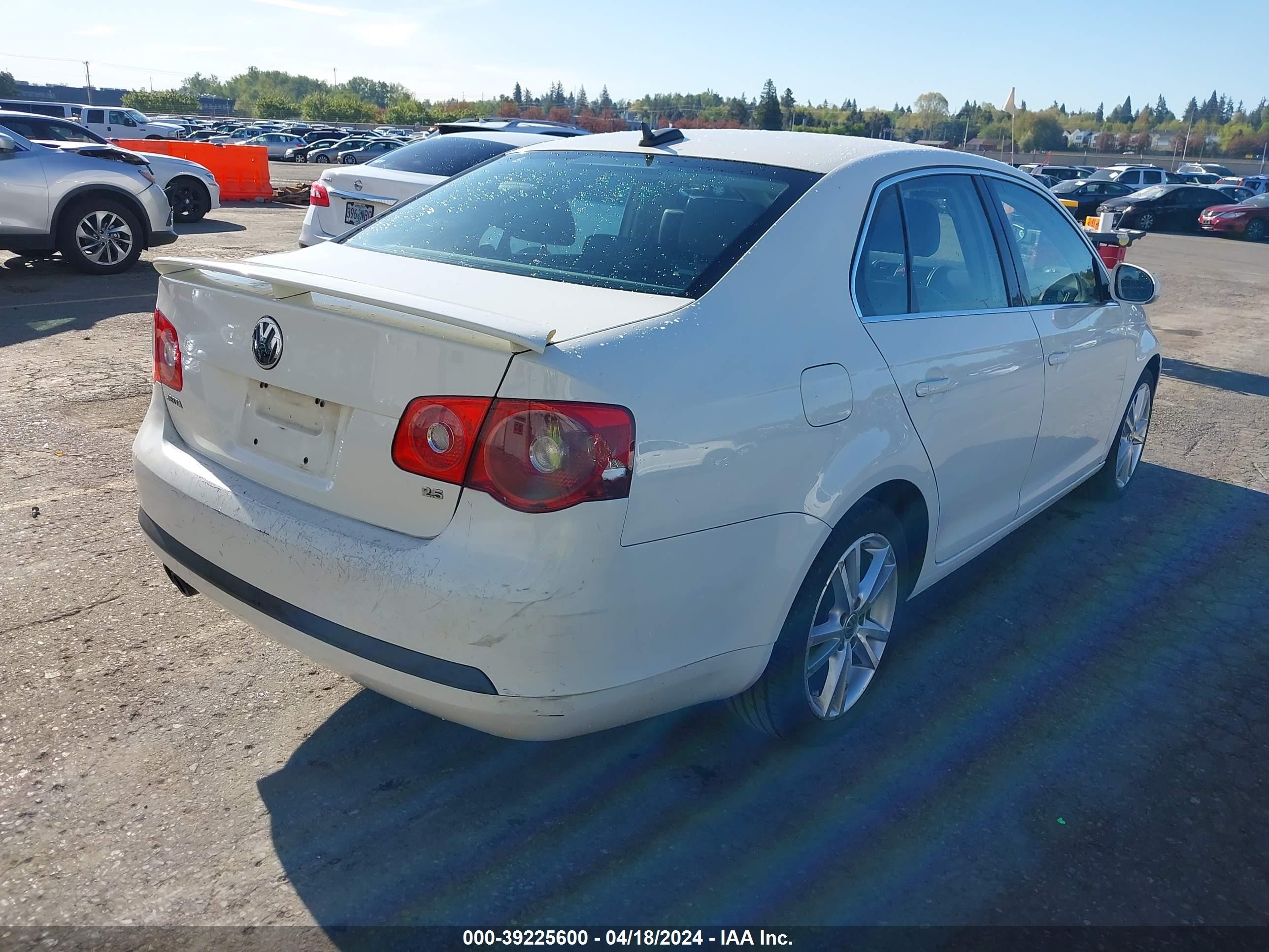 Photo 3 VIN: 3VWDF71KX6M660591 - VOLKSWAGEN JETTA 