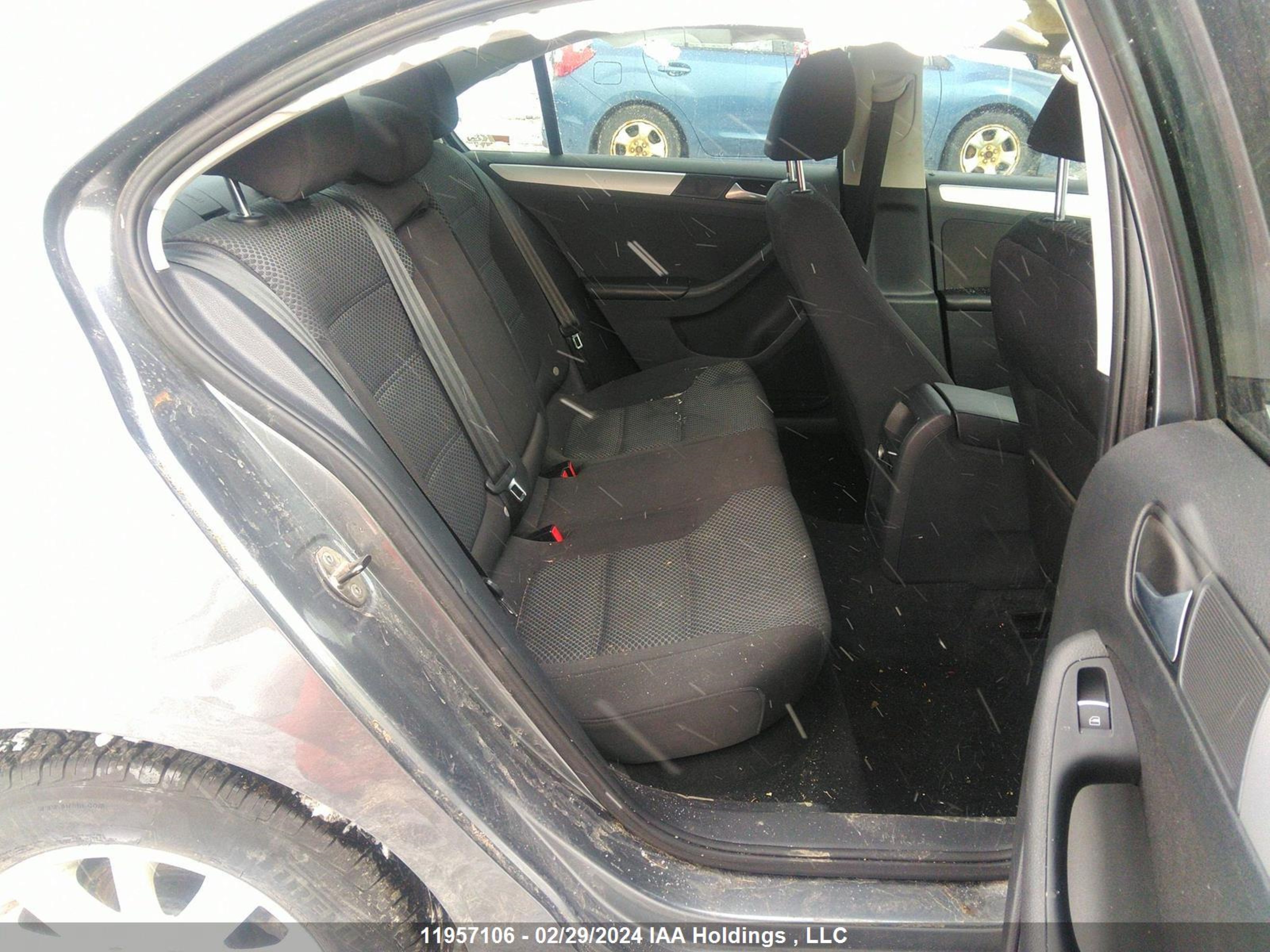 Photo 7 VIN: 3VWDK7AJ9EM335304 - VOLKSWAGEN JETTA 