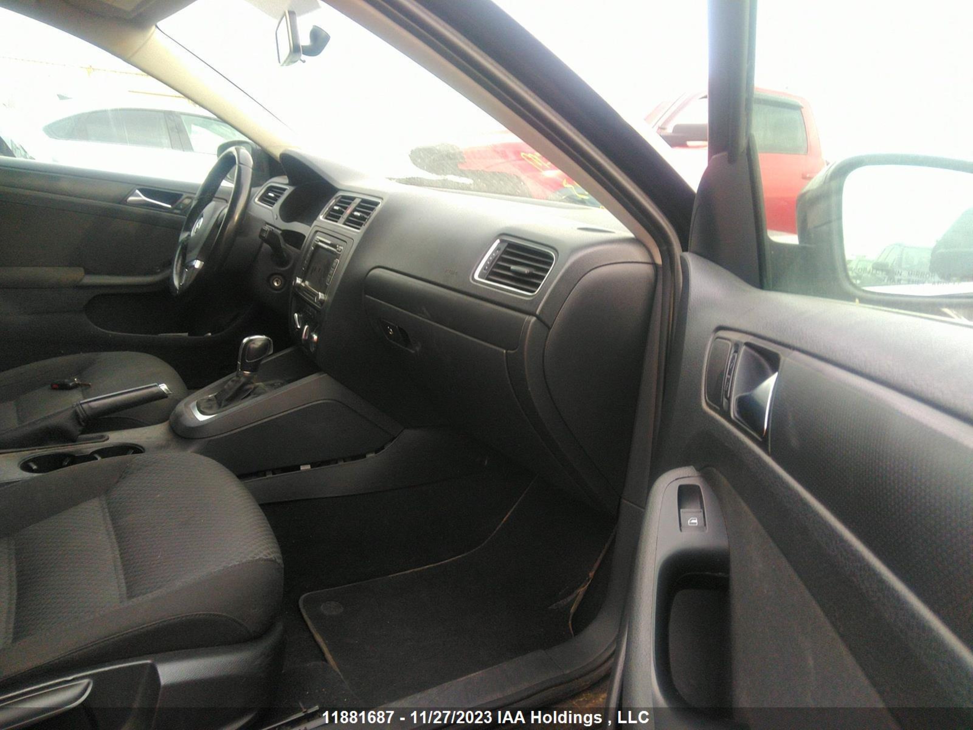 Photo 4 VIN: 3VWDL7AJ3BM015369 - VOLKSWAGEN JETTA 