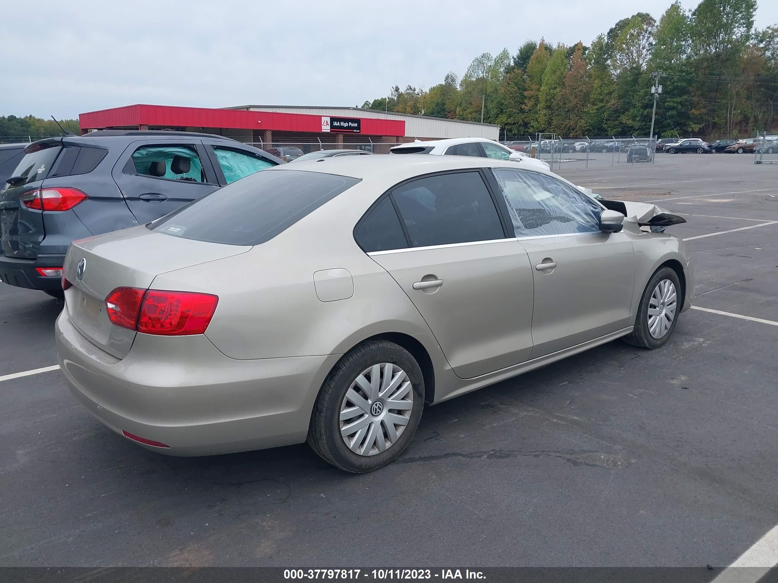 Photo 3 VIN: 3VWDP7AJ1DM242924 - VOLKSWAGEN JETTA 