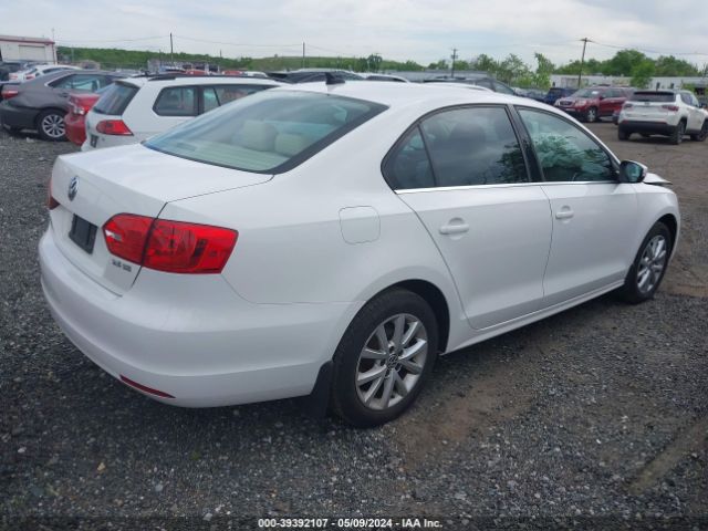 Photo 3 VIN: 3VWDP7AJ3DM363132 - VOLKSWAGEN JETTA 