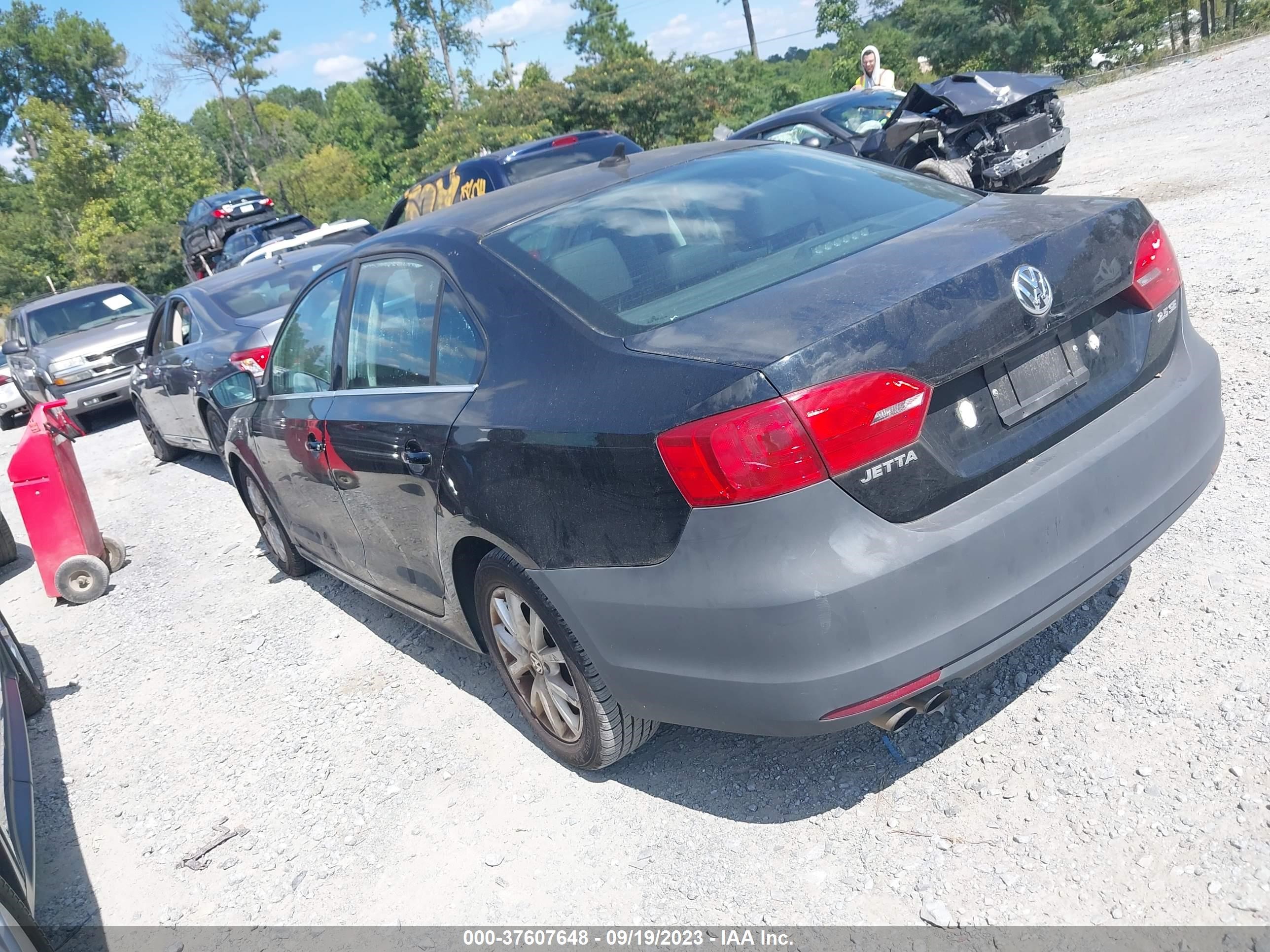 Photo 2 VIN: 3VWDP7AJ4DM398732 - VOLKSWAGEN JETTA 