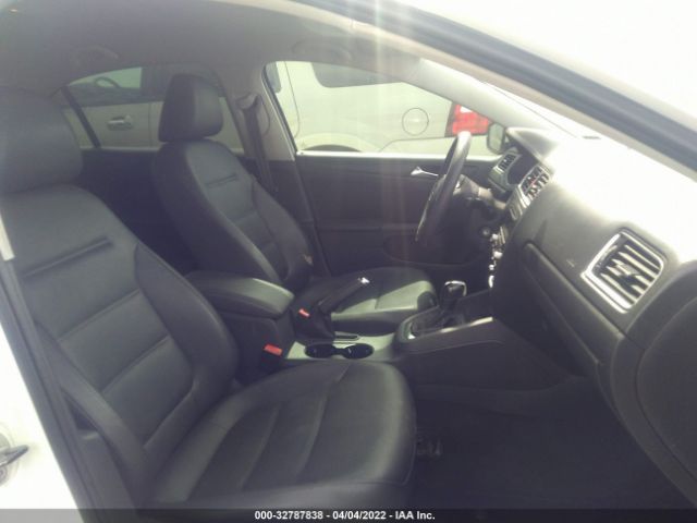 Photo 4 VIN: 3VWDP7AJXCM318977 - VOLKSWAGEN JETTA SEDAN 