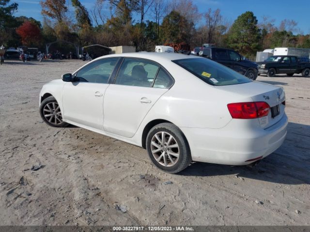 Photo 2 VIN: 3VWDP7AJXDM394054 - VOLKSWAGEN JETTA 