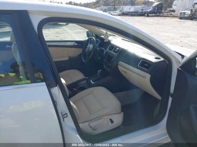 Photo 4 VIN: 3VWDP7AJXDM394054 - VOLKSWAGEN JETTA 