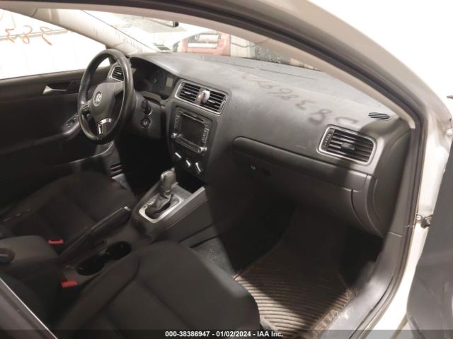 Photo 7 VIN: 3VWDX7AJ0BM313530 - VOLKSWAGEN JETTA 