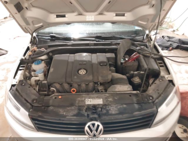 Photo 9 VIN: 3VWDX7AJ0BM313530 - VOLKSWAGEN JETTA 