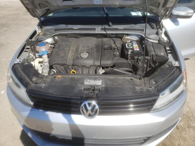 Photo 6 VIN: 3VWDX7AJ1BM350098 - VOLKSWAGEN JETTA SE 