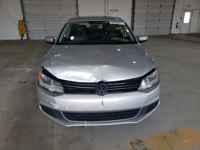 Photo 8 VIN: 3VWDX7AJ1DM424056 - VOLKSWAGEN JETTA SE 