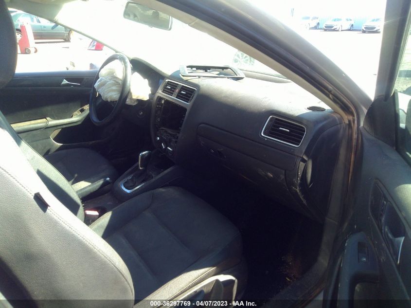 Photo 4 VIN: 3VWDX7AJ2BM347971 - VOLKSWAGEN JETTA 