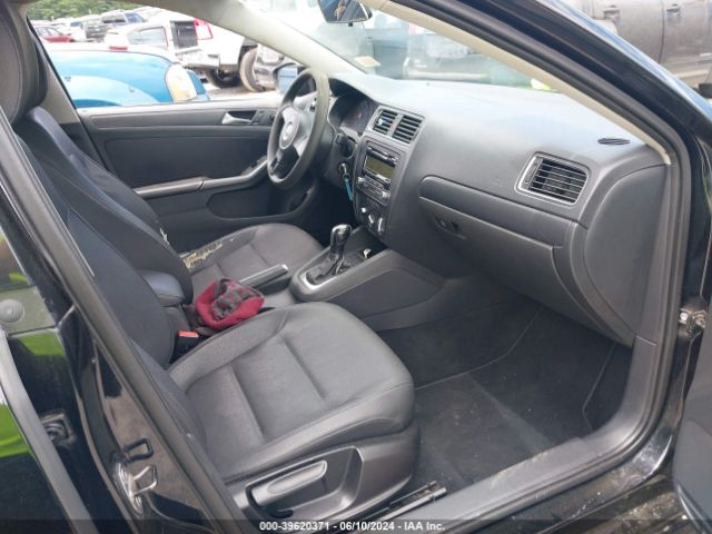 Photo 4 VIN: 3VWDX7AJ2BM353902 - VOLKSWAGEN JETTA 