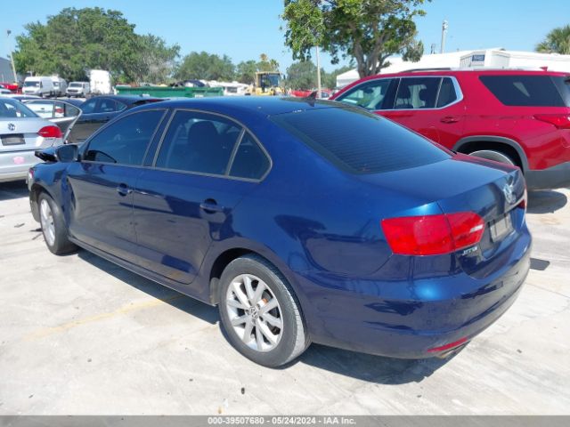 Photo 2 VIN: 3VWDX7AJ3BM322710 - VOLKSWAGEN JETTA 