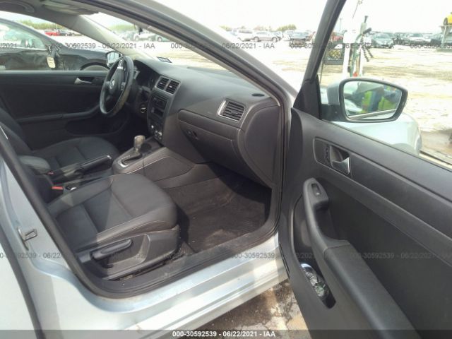 Photo 4 VIN: 3VWDX7AJ3CM413574 - VOLKSWAGEN JETTA SEDAN 