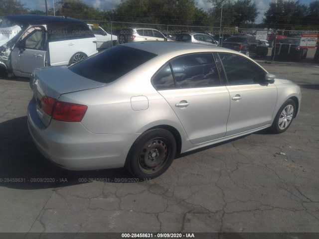 Photo 3 VIN: 3VWDX7AJ4BM109877 - VOLKSWAGEN JETTA SEDAN 