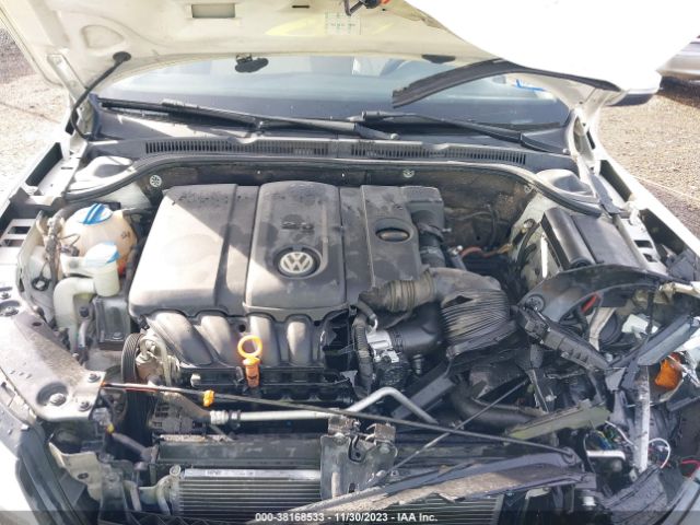 Photo 9 VIN: 3VWDX7AJ5BM352078 - VOLKSWAGEN JETTA 