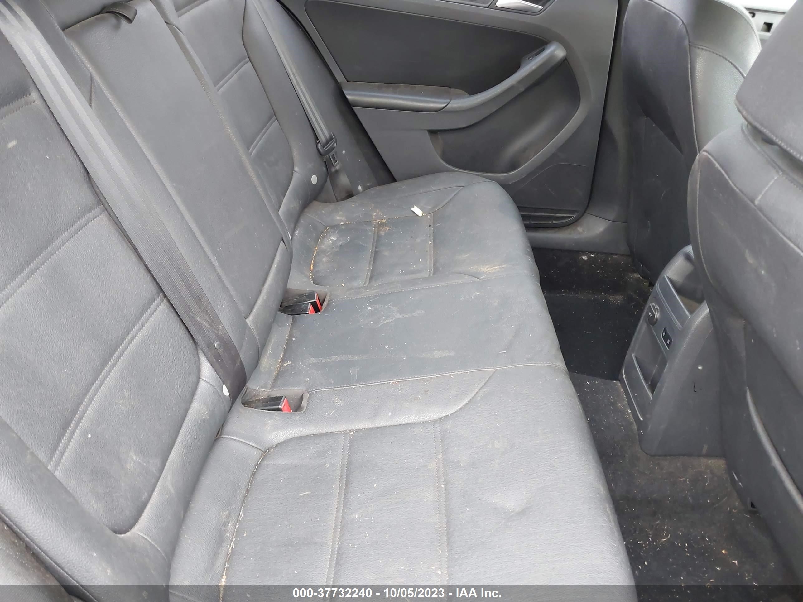 Photo 7 VIN: 3VWDX7AJ6CM402231 - VOLKSWAGEN JETTA 