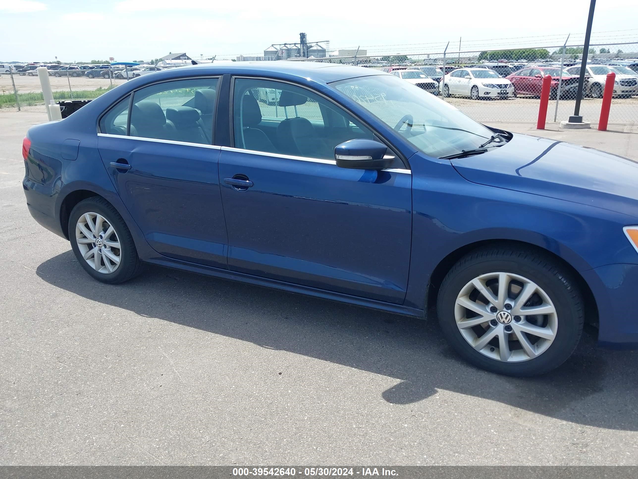 Photo 12 VIN: 3VWDX7AJ6DM392155 - VOLKSWAGEN JETTA 