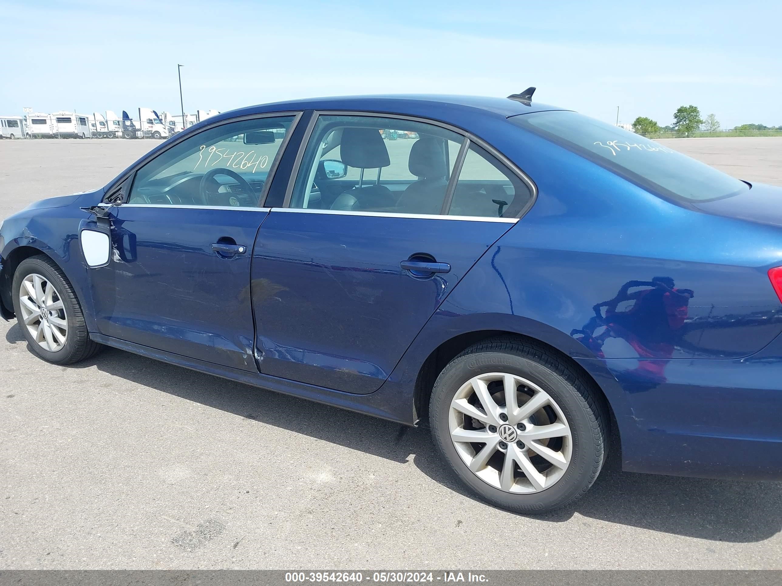 Photo 13 VIN: 3VWDX7AJ6DM392155 - VOLKSWAGEN JETTA 