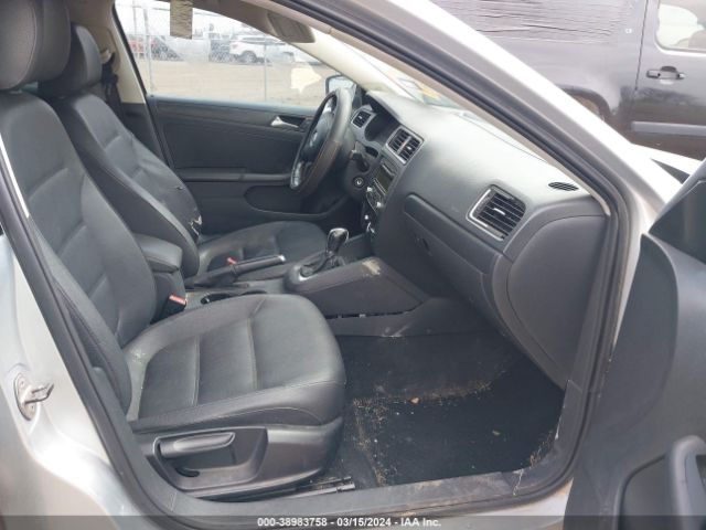 Photo 4 VIN: 3VWDX7AJ7BM332429 - VOLKSWAGEN JETTA 