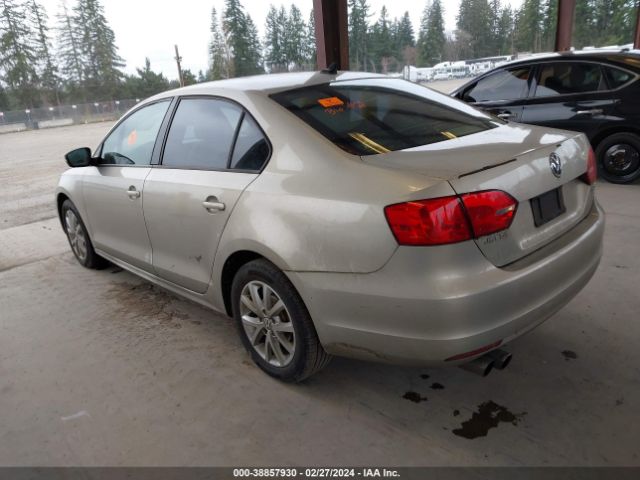 Photo 2 VIN: 3VWDX7AJ8BM307586 - VOLKSWAGEN JETTA 