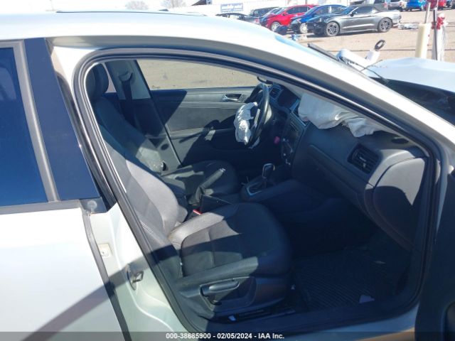 Photo 4 VIN: 3VWDX7AJ8BM312819 - VOLKSWAGEN JETTA 