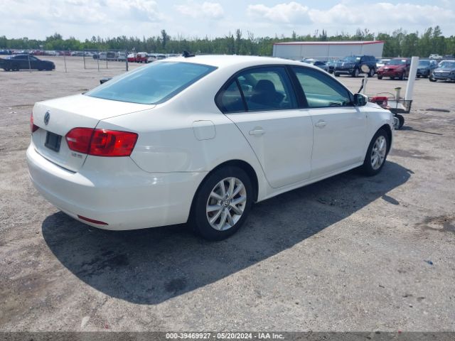 Photo 3 VIN: 3VWDX7AJ8BM316630 - VOLKSWAGEN JETTA 