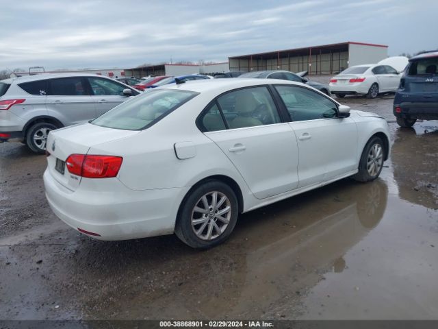 Photo 3 VIN: 3VWDX7AJ8DM445292 - VOLKSWAGEN JETTA 