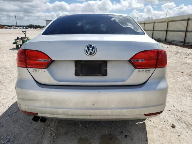 Photo 5 VIN: 3VWDX7AJXBM042914 - VOLKSWAGEN JETTA SE 