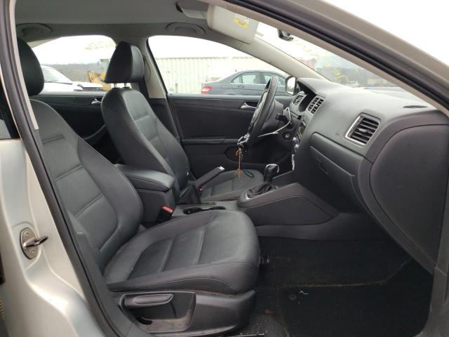 Photo 4 VIN: 3VWDX7AJXBM313714 - VOLKSWAGEN JETTA SE 