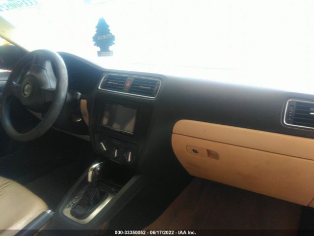 Photo 4 VIN: 3VWDX7AJXBM384363 - VOLKSWAGEN JETTA SEDAN 