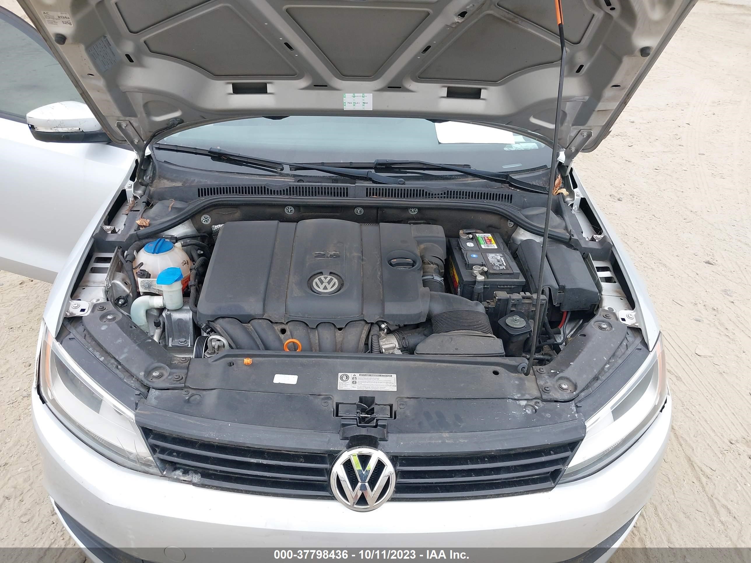 Photo 9 VIN: 3VWDX7AJXCM316503 - VOLKSWAGEN JETTA 