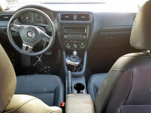 Photo 8 VIN: 3VWDX7AJXCM415841 - VOLKSWAGEN JETTA SE 