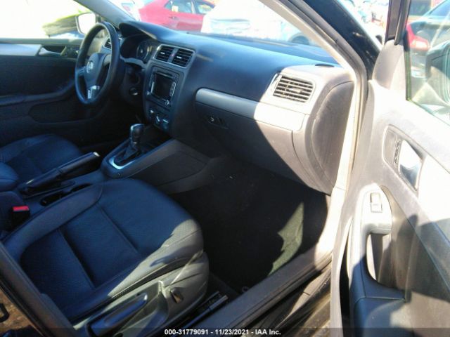 Photo 4 VIN: 3VWDX7AJXDM257454 - VOLKSWAGEN JETTA SEDAN 