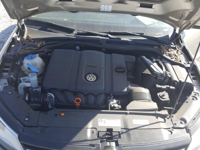 Photo 6 VIN: 3VWDX7AJXDM310489 - VOLKSWAGEN JETTA SE 