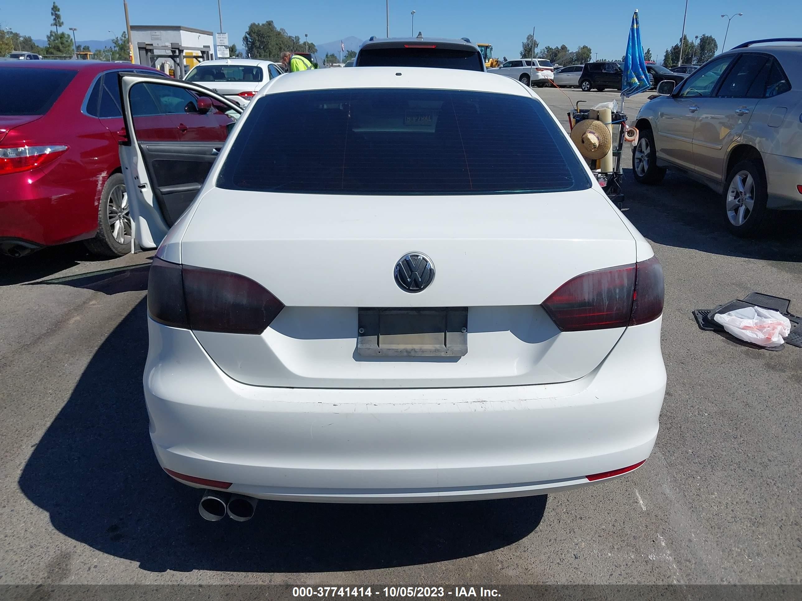 Photo 15 VIN: 3VWDZ7AJ0BM302537 - VOLKSWAGEN JETTA 