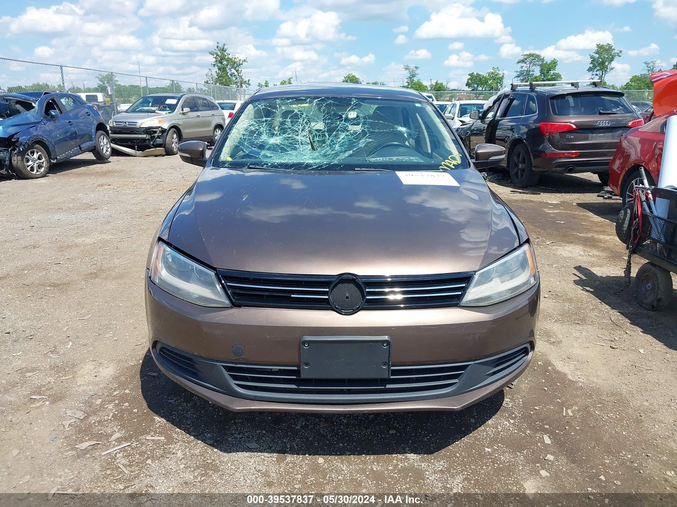 Photo 11 VIN: 3VWDZ7AJ0BM319435 - VOLKSWAGEN JETTA 