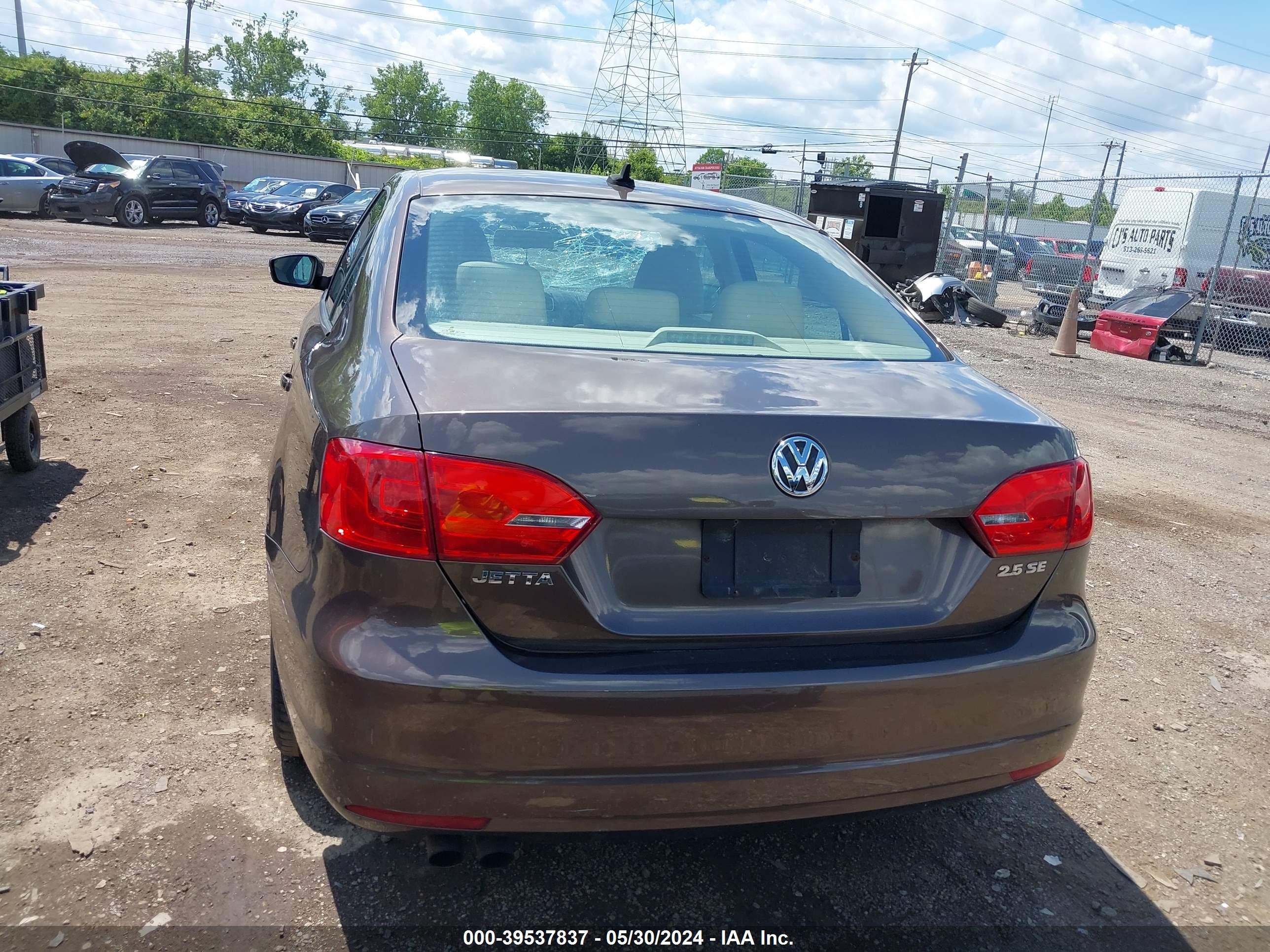 Photo 15 VIN: 3VWDZ7AJ0BM319435 - VOLKSWAGEN JETTA 