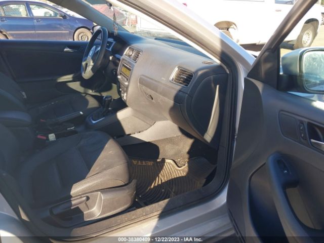 Photo 4 VIN: 3VWDZ7AJ0BM340835 - VOLKSWAGEN JETTA 