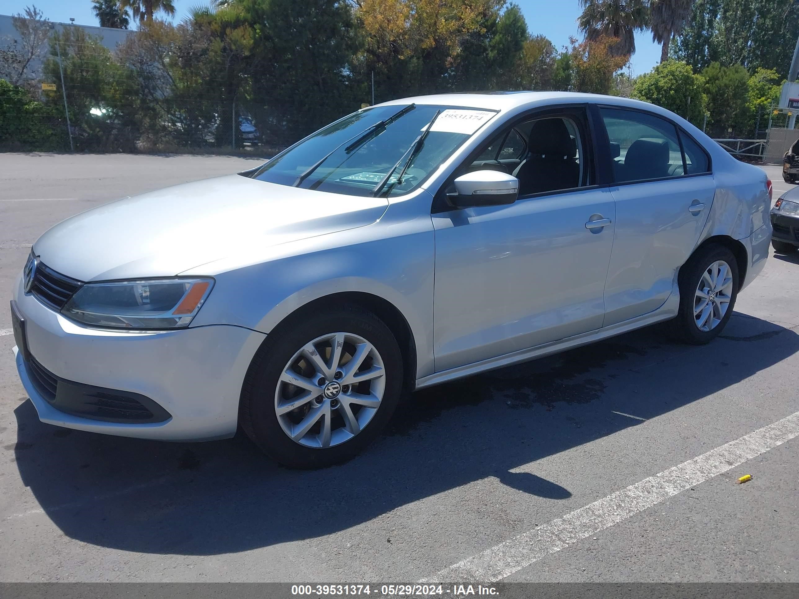 Photo 1 VIN: 3VWDZ7AJ1BM360897 - VOLKSWAGEN JETTA 