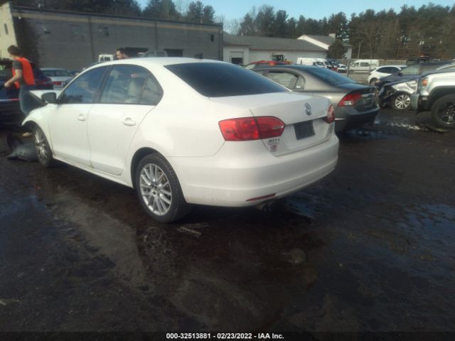 Photo 2 VIN: 3VWDZ7AJ2BM026409 - VOLKSWAGEN JETTA SEDAN 