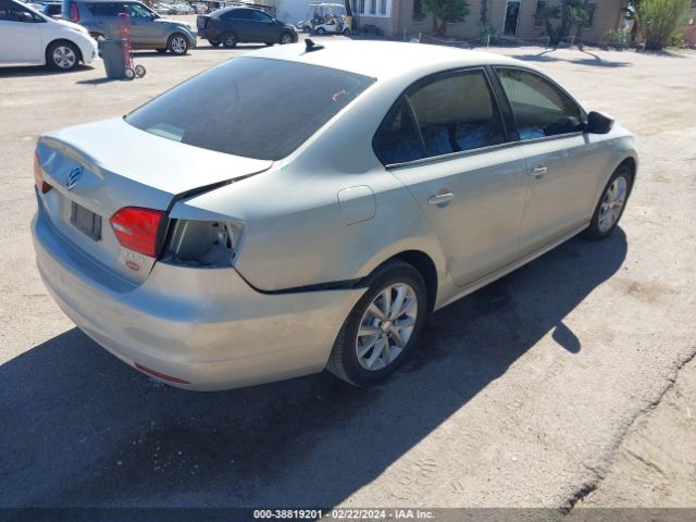 Photo 3 VIN: 3VWDZ7AJ2BM306136 - VOLKSWAGEN JETTA 