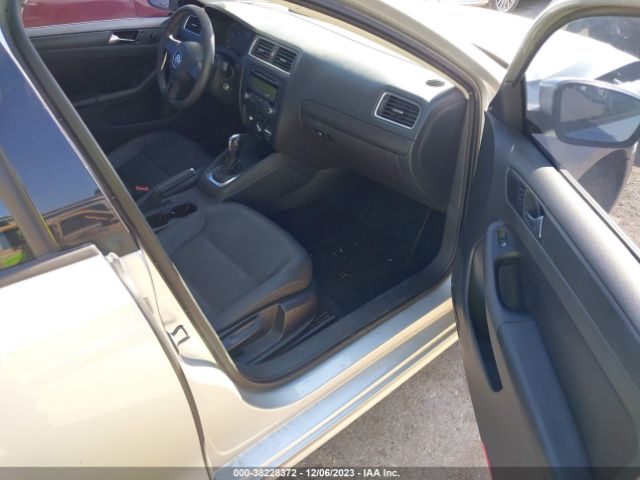 Photo 4 VIN: 3VWDZ7AJ4BM358528 - VOLKSWAGEN JETTA 