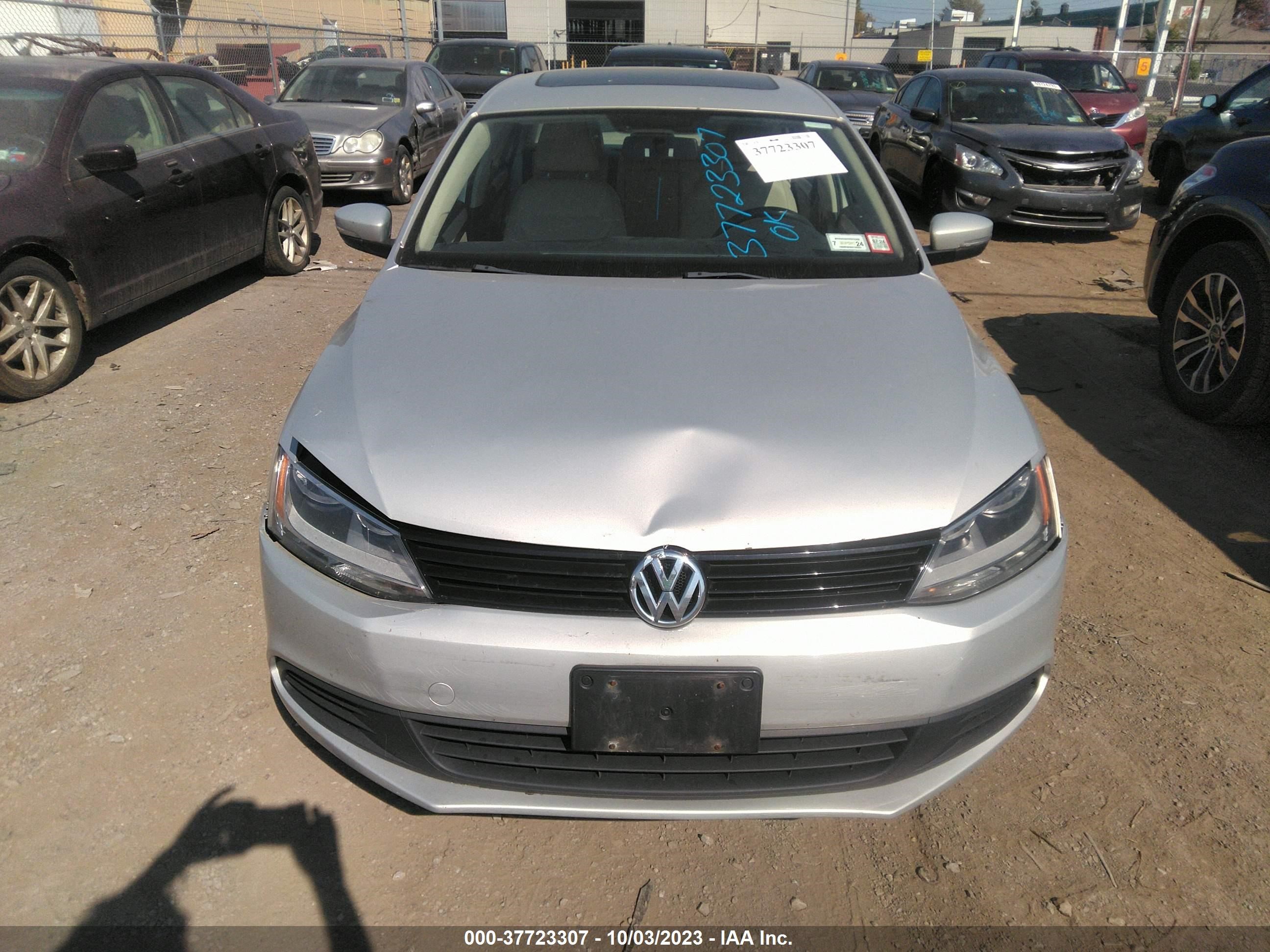 Photo 11 VIN: 3VWDZ7AJ4BM376706 - VOLKSWAGEN JETTA 