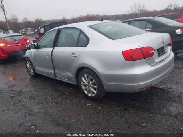 Photo 2 VIN: 3VWDZ7AJ5BM318944 - VOLKSWAGEN JETTA 