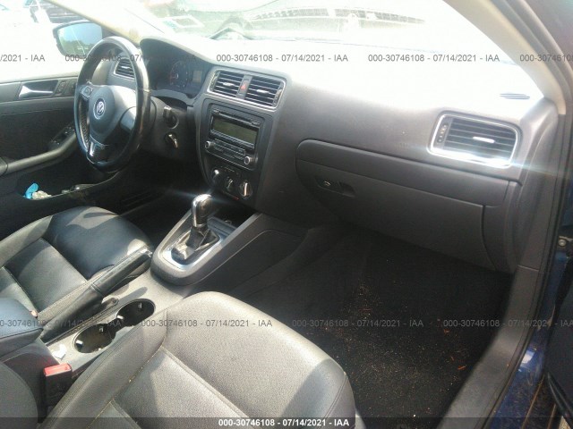 Photo 4 VIN: 3VWDZ7AJ5BM321813 - VOLKSWAGEN JETTA SEDAN 