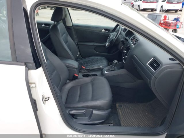 Photo 4 VIN: 3VWDZ7AJ5BM385513 - VOLKSWAGEN JETTA 